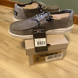 Size 8 Hey Dudes